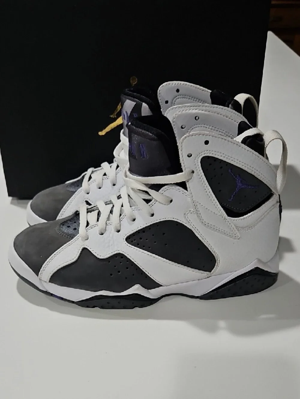 Jordan 7 Retro Flint2021 High-Top Basketball Sneakers  White, Gray & Purple Sz 5